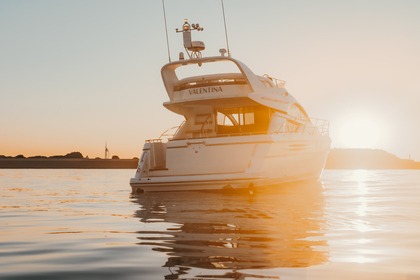 Hire Motorboat Fairline Phantom 46 Portsmouth