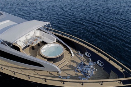 38m HR Yacht with 2 Jacuzzi B87!