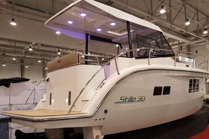 Stillo 30 - wygodny jacht motorowy