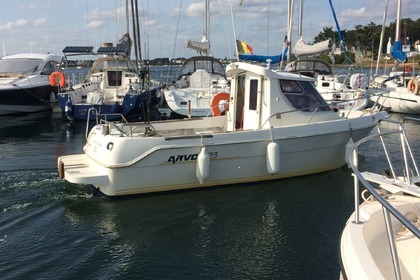 Hire Motorboat ARVOR 23 Étel