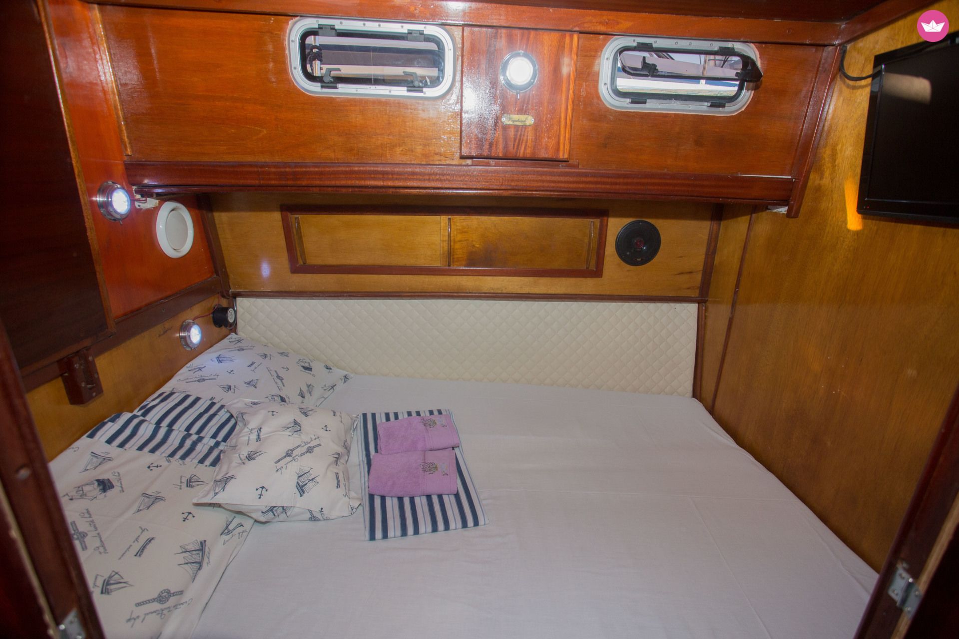 Charter motorboat in Split  