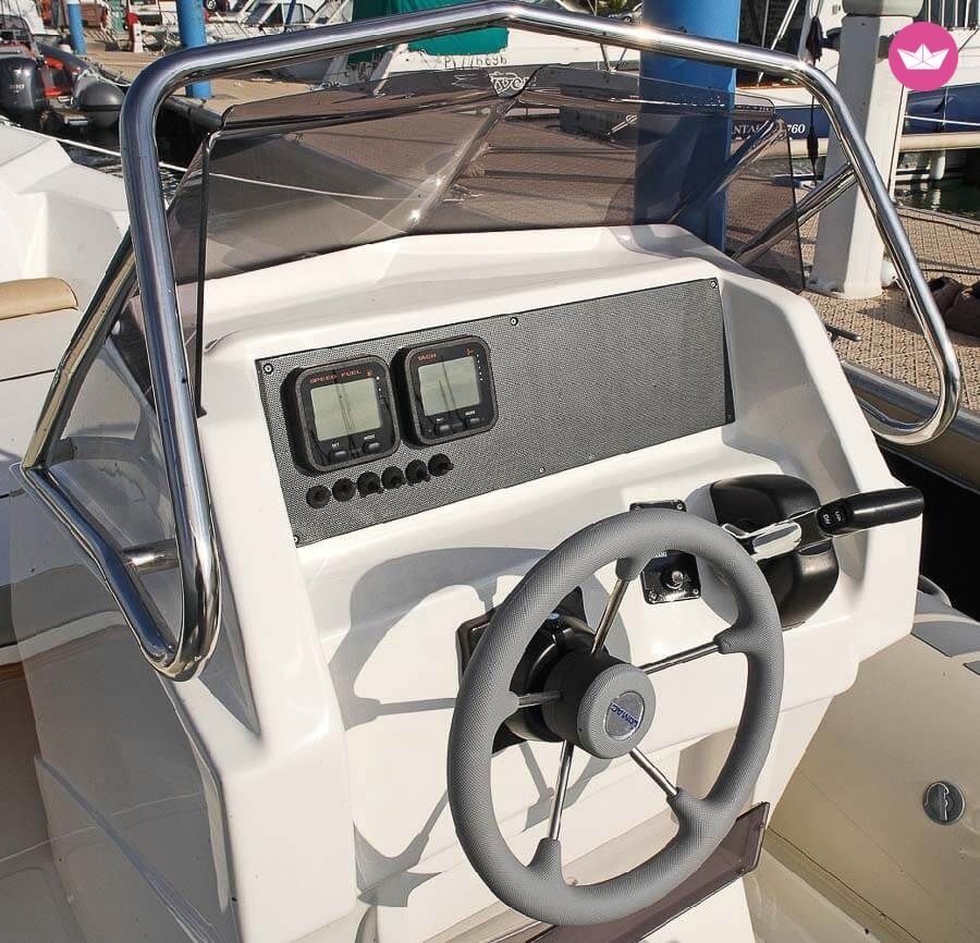 Semi-rigide Lomac Nautica 710 In à louer