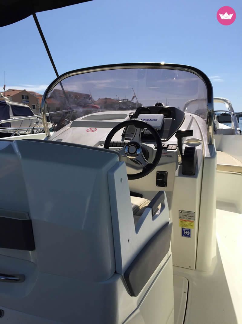 Barca a motore Karnic 2251 Open  