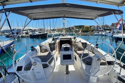 Rental Sailboat Bavaria Cruiser 37 Jezera
