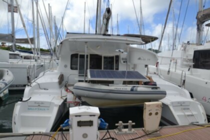 Rental Catamaran Fountaine Pajot Mahe 36 - 3 cab. Nassau