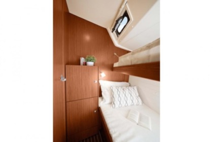 Aproveite o mar neste veleiro Bavaria Cruiser 51