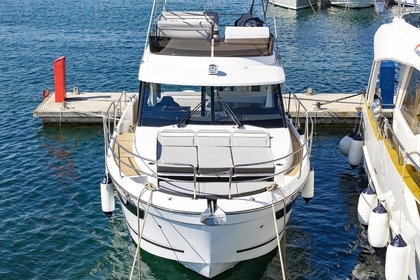 Hyra båt Motorbåt Jeanneau Merry Fisher 1095 Fly Serie2 Biograd na Moru