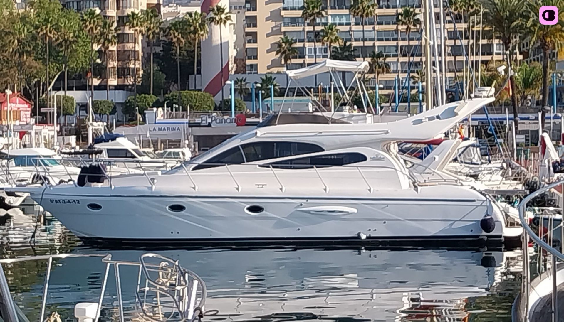Bateau à moteur Exclusivo Majestic 46 900cv