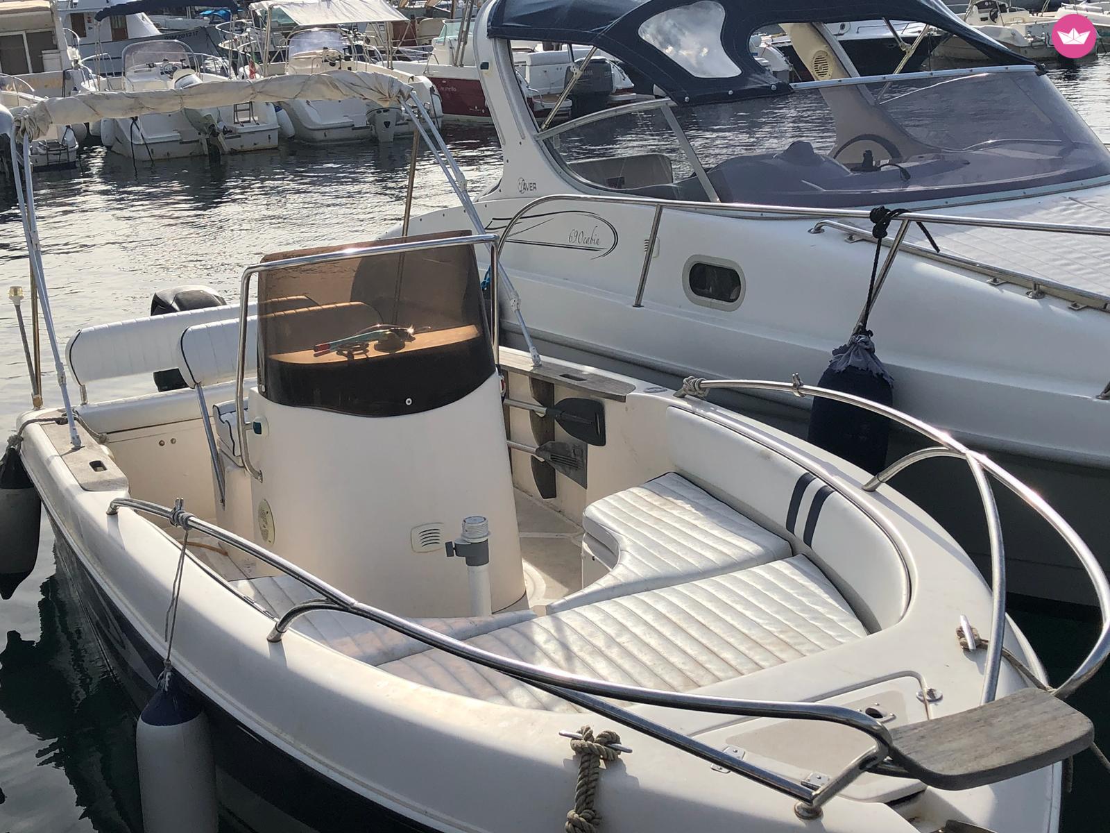 Charter Motorboat Mano Marine 19 Lipari