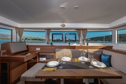 Катамаран LAGOON 40 11,74м.