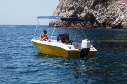 Charter Motorboat Atom Atom 4.50 Capri