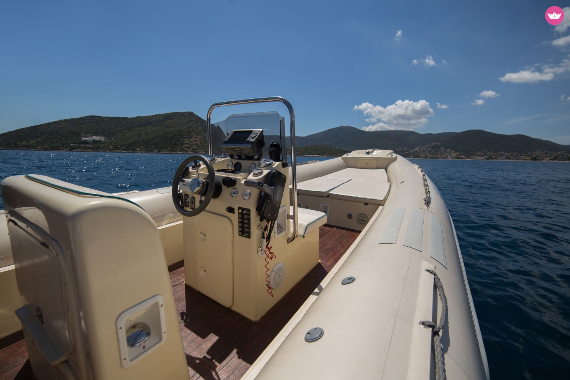 Charter rIB in Porto Rafti  