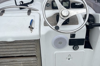 Miete Motorboot Jeanneau Cap Camarat 625 Baden