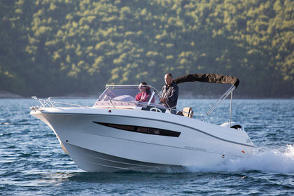 Rental Motorboat Atlantic 690 Preko