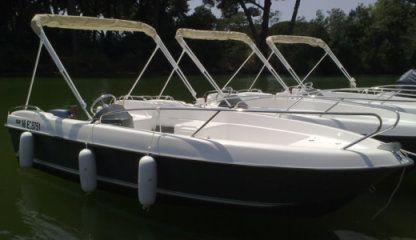 Location Bateau à moteur Cap 400 Mandelieu-la-Napoule