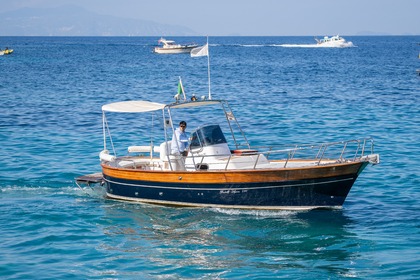 Charter Motorboat Fratelli Aprea 7,5 open cruise Capri