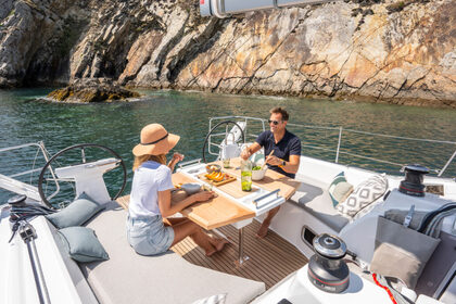 Charter Sailboat Beneteau Oceanis 37.1 Mallorca