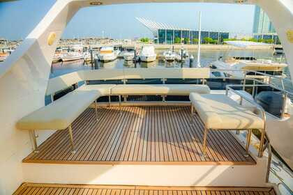 Splendid 70ft YACHT IN DUBAI FOR RENT