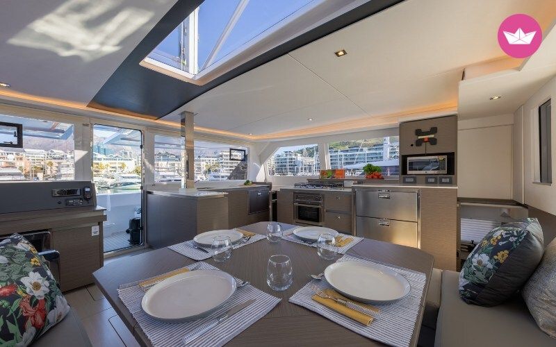 Catamaran LEOPARD 50 SKIPPER OBLIGATOIRE 15m 6