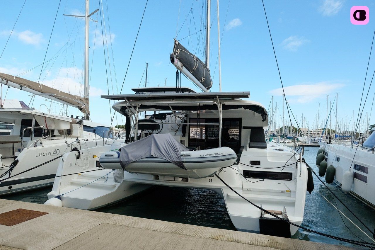 Catamaran Lagoon-Bénéteau Lagoon 42 - 4 + 1 cab. 12m