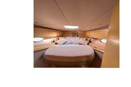 Hire Motorboat Azimut Atlantis 39 Formia