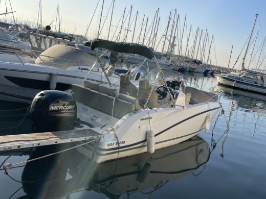 Marseille Motorboat Quicksilver Activ 605 Open alt tag text