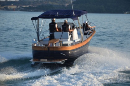 Charter Motorboat GOZZO 