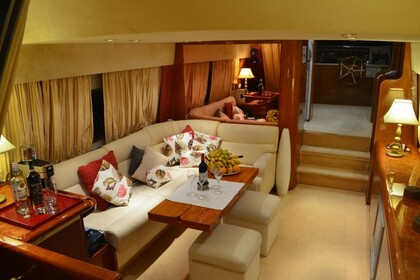 Charter Motor yacht Falcon 70 Malé