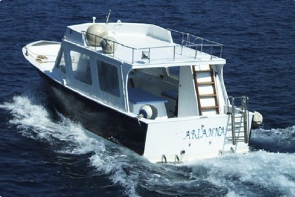 Rental Motorboat Cantieri Navali Cruiser 33 Aeolian Islands