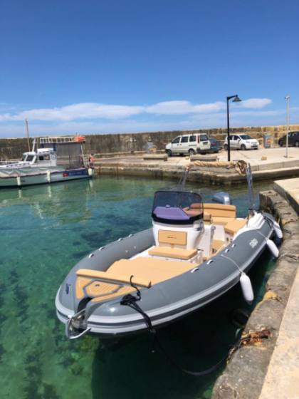 Charter RIB Salpa Soleil 23 Gzira