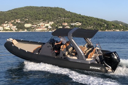 Charter RIB Zodiac 7.5 Medline Trogir