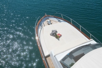 Gozzo sorrentino planante cabinato