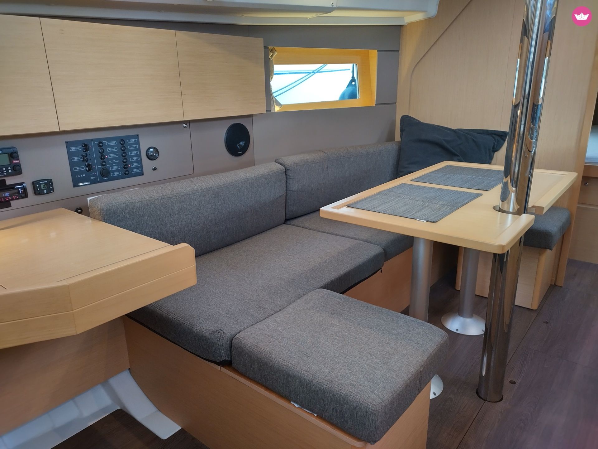 Voilier Oceanis 35 10m 3