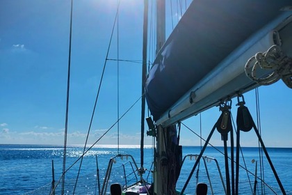 Full day sailing cruise around Milos (Adamas - Kleftiko)