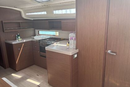 Location Voilier Bénéteau Oceanis 40.1 Alimos