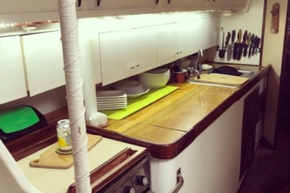 Endeavor 40 ft sailboat Bocas del Toro