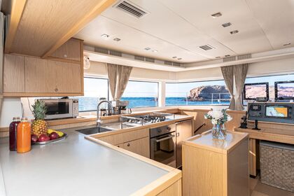 QUEEN OF DIAMONDS Lagoon 52