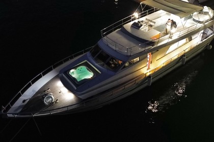 Ενοικίαση Θαλαμηγός Cantieri di Pisa Akhir 80 Positano