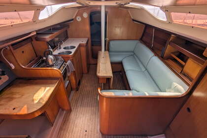 Hire Sailboat Beneteau Oceanis 320 Penerf