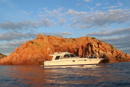 Charter Motorboat Riva 48 Sunshine Porto Taverna