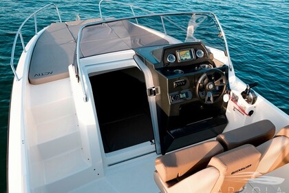 Quicksilver 675 activ Sundeck