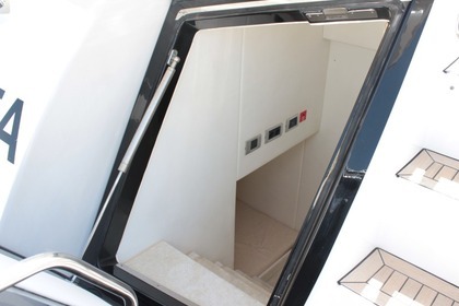 Sunseeker Predator 64