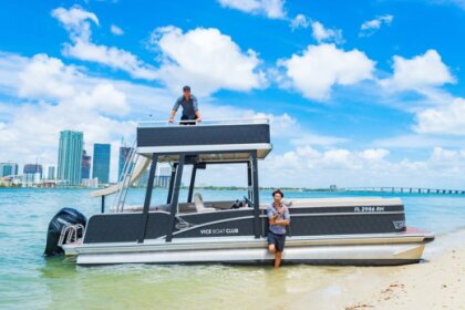Rental Motorboat Avalon fun-party-pontoon boat 2016 Miami