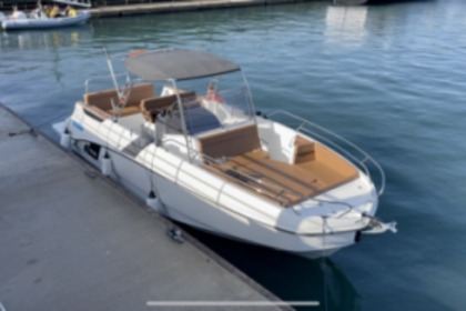Beneteau 8.8 Spacedeck for rent
