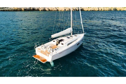 Charter Sailboat  Oceanis 34.1 Fethiye