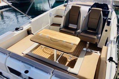 Quicksilver 755 Sundeck