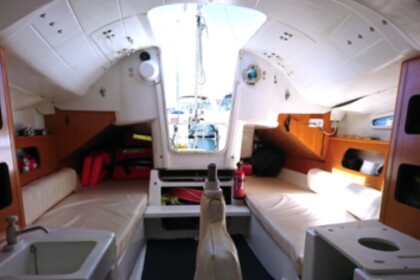 Hire Sailboat Beneteau First 21.7 Golfe Juan