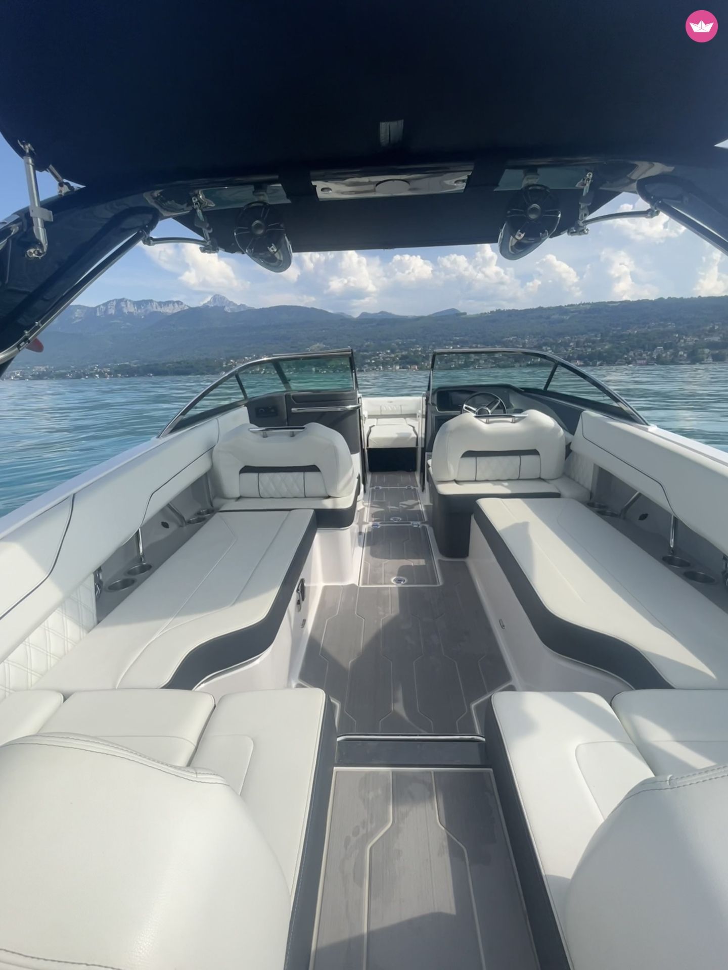 Bateau à moteur Regal LS6Surf 350cv 8