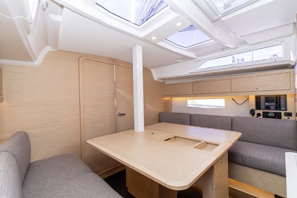 Hyra båt Segelbåt Dufour Yachts Dufour 37 - 3 cab. Trogir