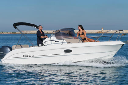 Hire Motorboat Mingolla Brava 22 WA Pula